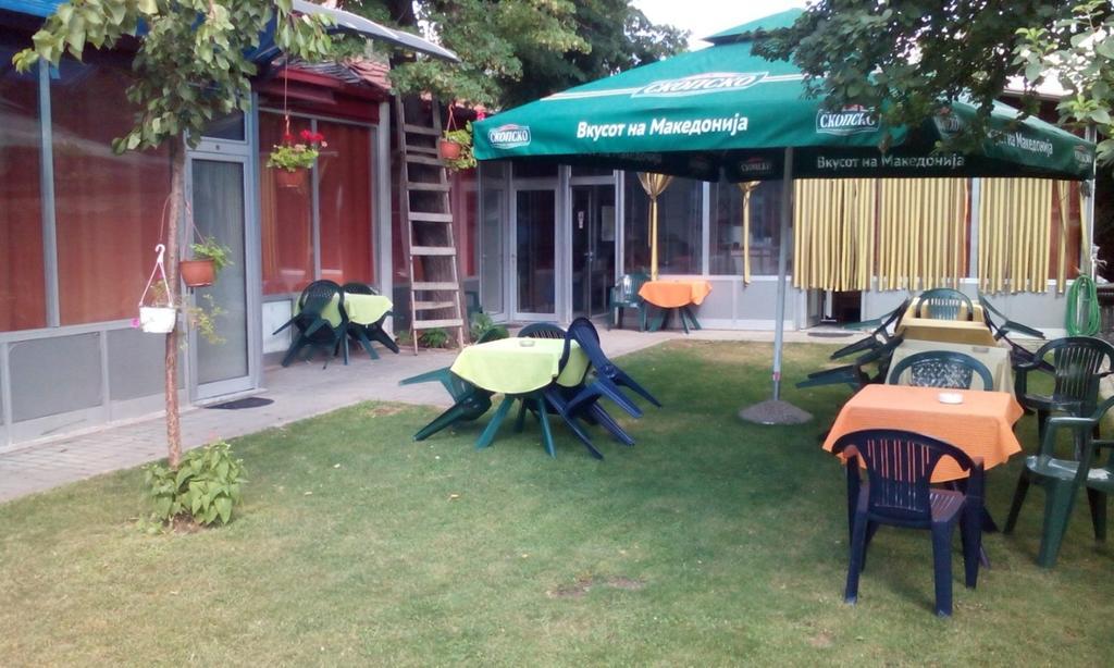 Motel Le Village Skopje Bagian luar foto